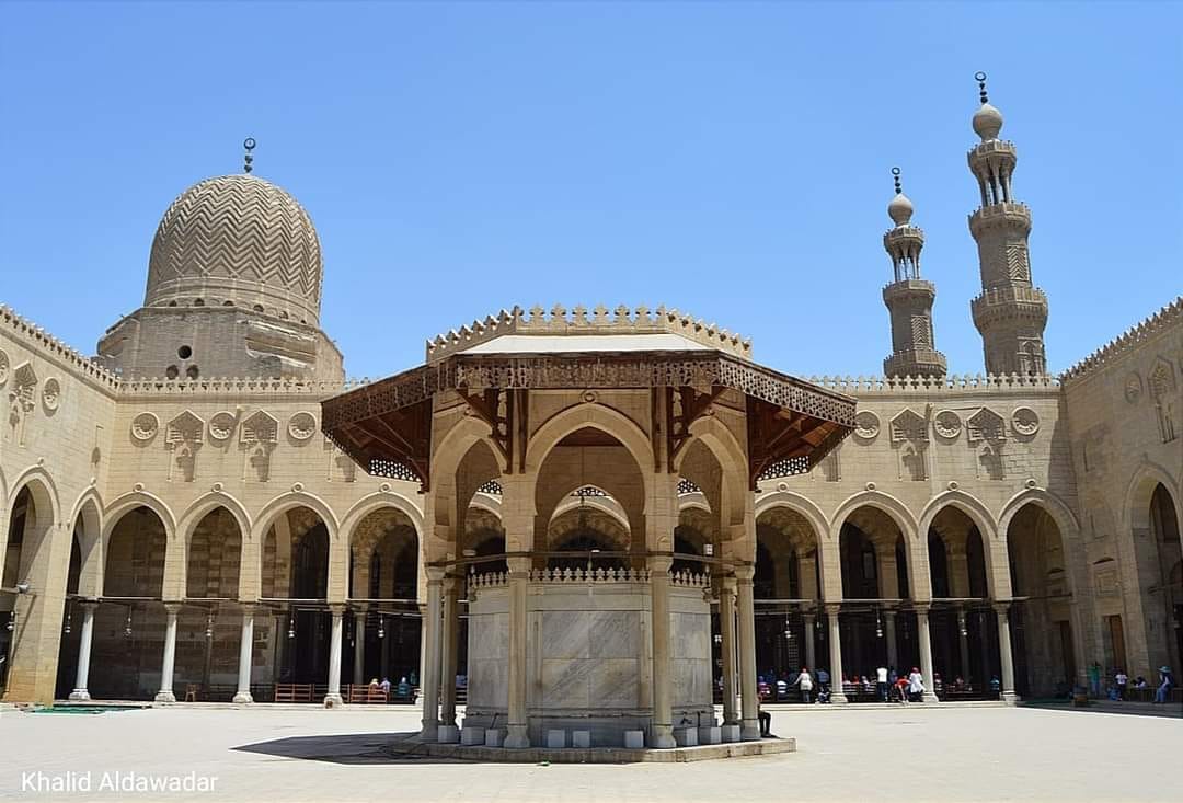 فيا نفسي.. إن الصلاة غذاء قلبك.. وماء الحياة لروحك.. ونسيم لطائفك.